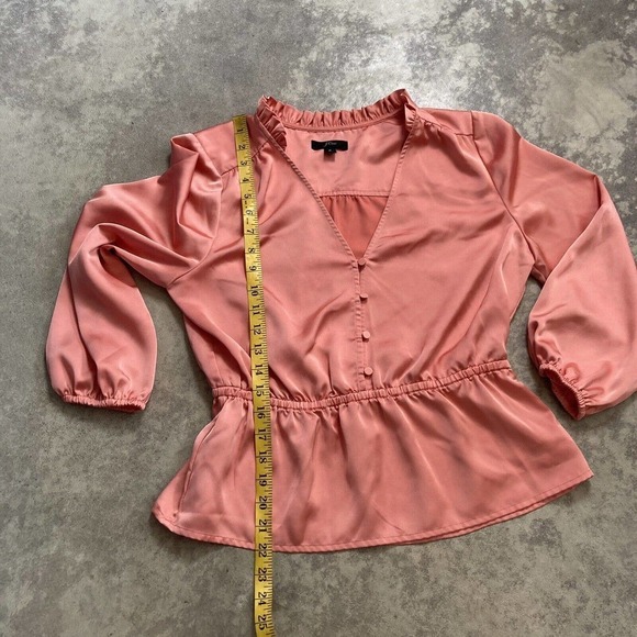 J Crew V-neck button detail peplum top Pink Salmon Womens size 6 Style AC668 - Picture 7 of 12